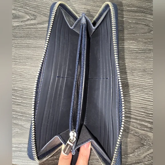 NWOT Coach Zip Around Wallet - Picture 3 of 3